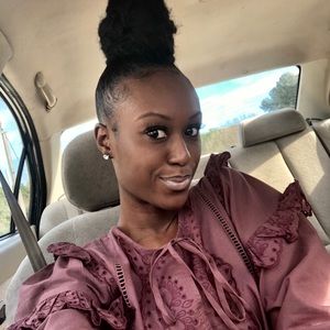 Meet your Posher, Domonique